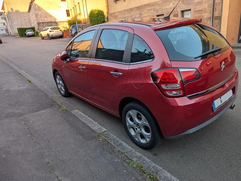 Rot Gebraucht 2011 Citroën C3 Exclusive Kleinwagen | 5.900 € (Etwas zu teuer) - Bild 1/4