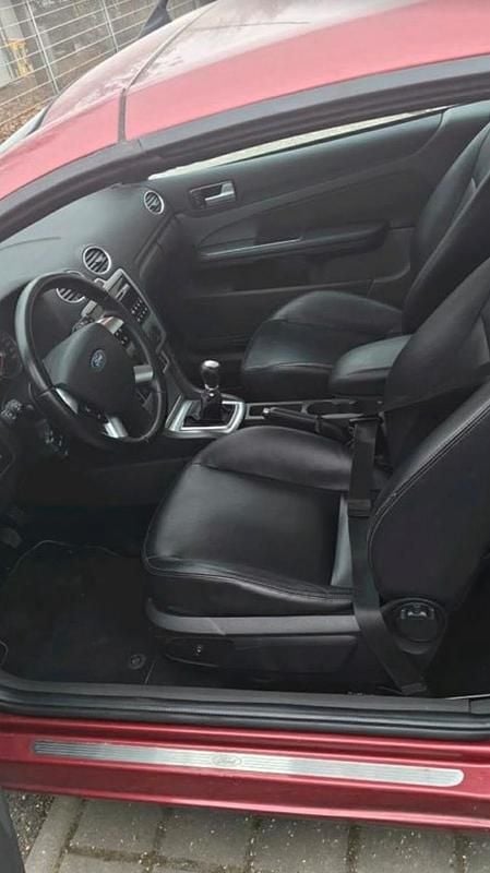 Gebraucht Ford Focus Cabriolet 136 PS (100 kW) 2007 Rot Cabrio