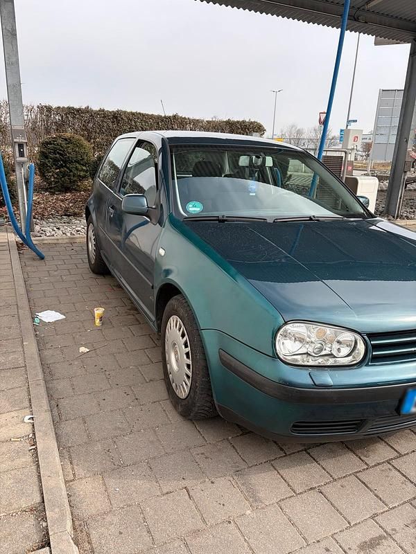 Gebraucht VW Golf IV 75 PS (55 kW) 2002 Grün Kleinwagen