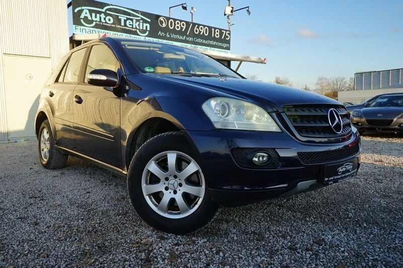 Blau Gebraucht 2006 Mercedes ML350 SUV | 8.950 € (Fairer Preis) - Bild 1/3