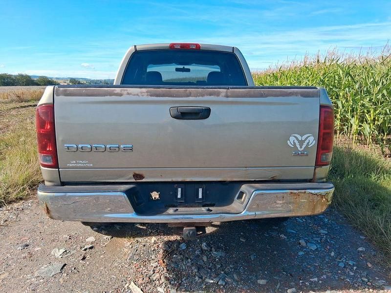Second-hand Dodge Ram 349 CP (256 kW) 2006 Argintiu Pickup