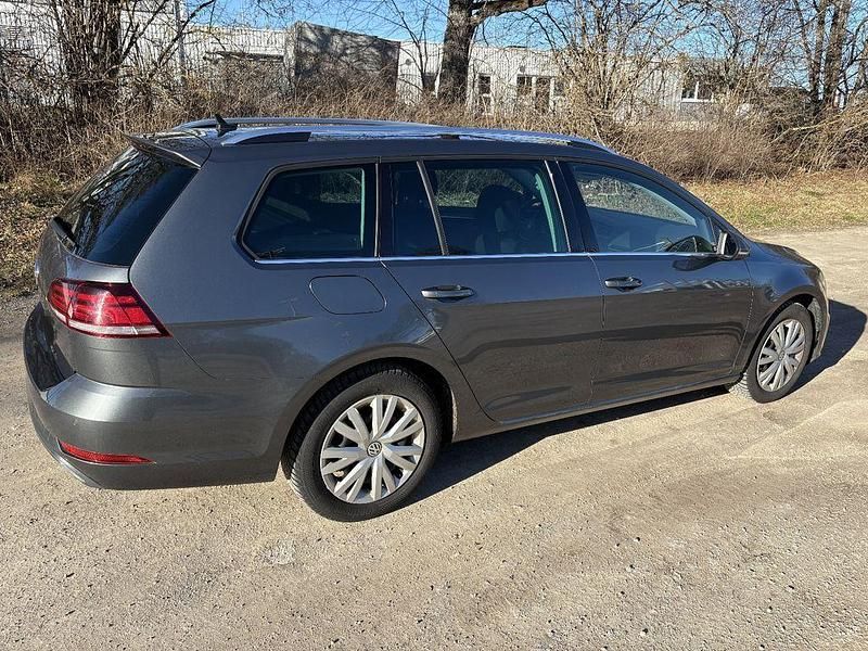 Gebraucht VW Golf VII Highline 150 PS (110 kW) 2019 Grau Kombi