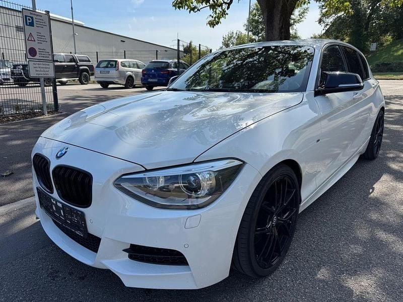 Weiß Gebraucht 2015 BMW M135 Performance Kleinwagen | 19.650 € (Fairer Preis) - Bild 1/4