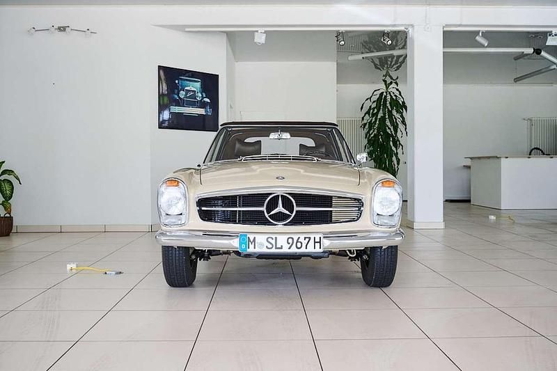 Gebraucht Mercedes W113 150 PS (110 kW) 1966 Beige Cabrio