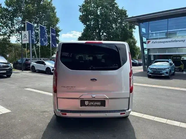 Gebraucht Ford Tourneo Custom Titanium 170 PS (125 kW) 2017 Silber Van