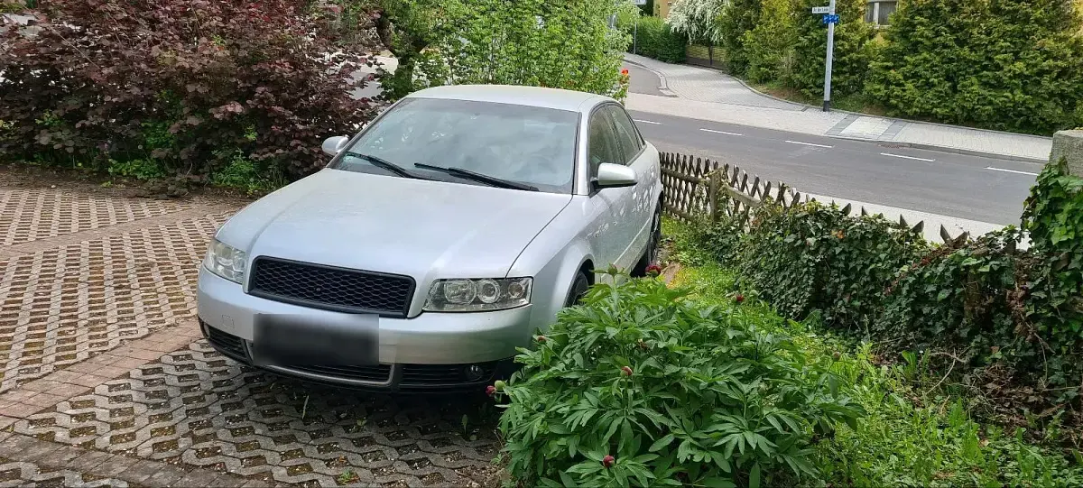 Gebraucht Audi A4 130 PS (95 kW) 2001 Silber Limousine