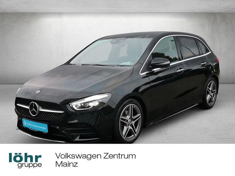 Kosmosschwarz metalliclack Gebraucht 2023 Mercedes B200 Van / Kleinbus | 32.330 € (Fairer Preis) - Bild 1/4