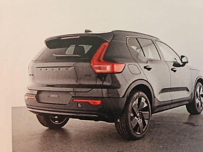 Gebraucht Volvo XC40 Plus 163 PS (119 kW) 2025 Schwarz SUV