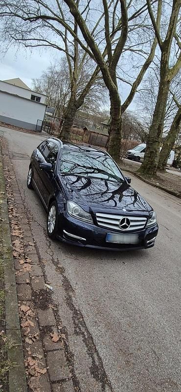 Gebraucht Mercedes C220 170 PS (125 kW) 2013 Blau Kombi