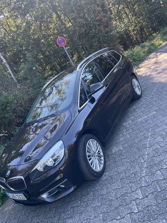 Gebraucht BMW 216 Luxury Line 116 PS (85 kW) 2015 Braun Van / Kleinbus