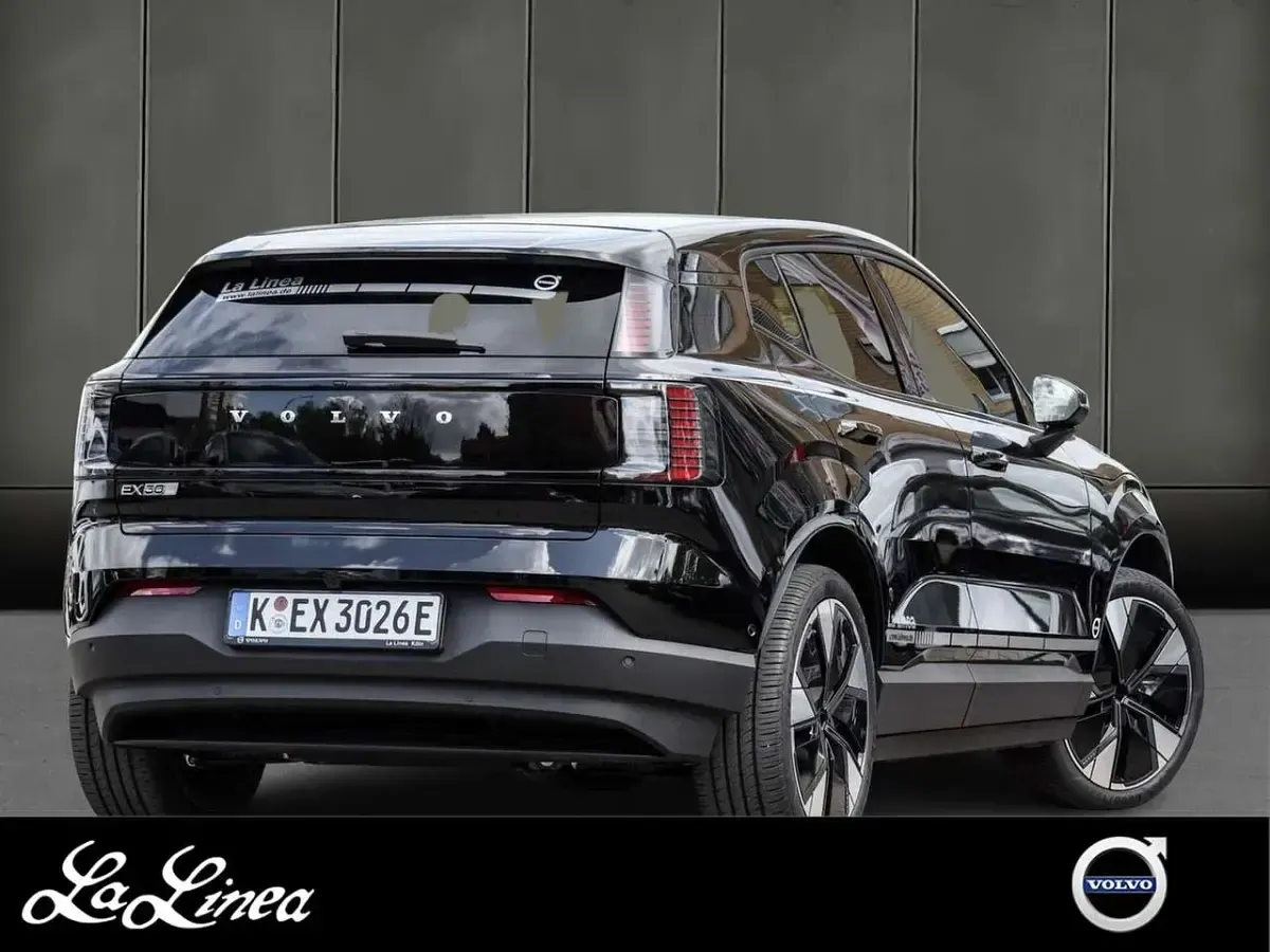 Gebraucht Volvo EX30 Single Motor Extended Range 200 kW (272 PS) 2025 Schwarz SUV