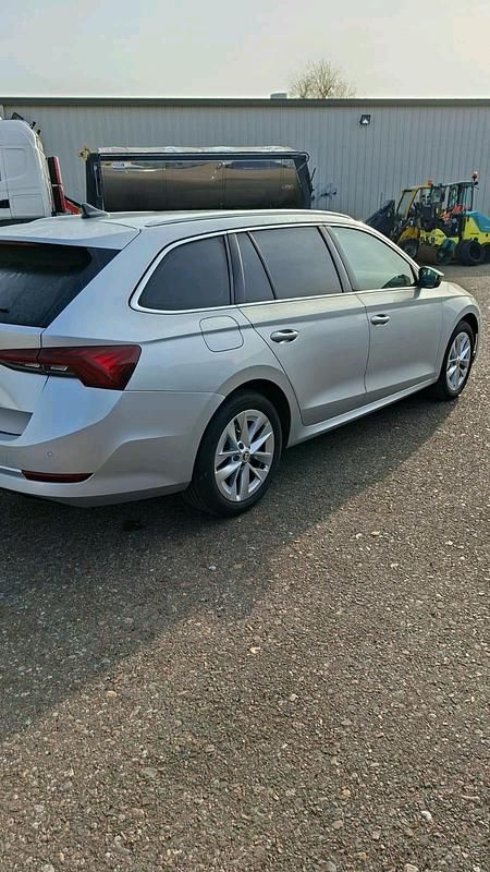 Gebraucht Skoda Octavia 150 PS (110 kW) 2021 Silber Kombi