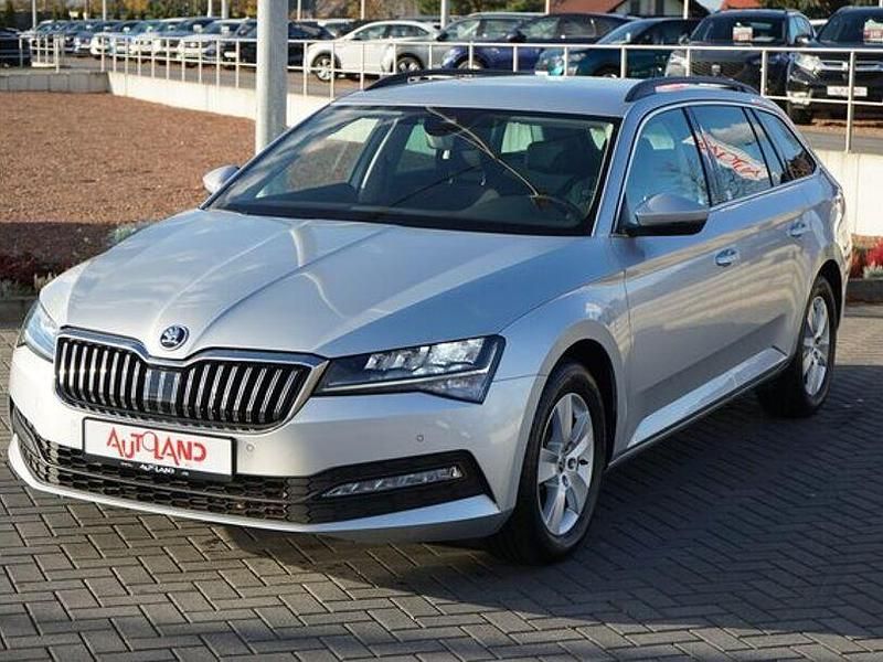 Gebraucht Skoda Superb 150 PS (110 kW) 2022 Silber Kombi