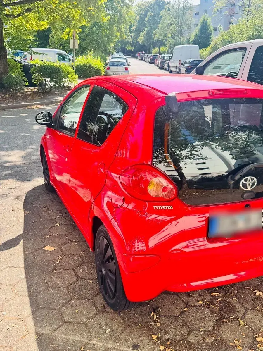 Gebraucht Toyota Aygo 68 PS (50 kW) 2007 Rot Kleinwagen