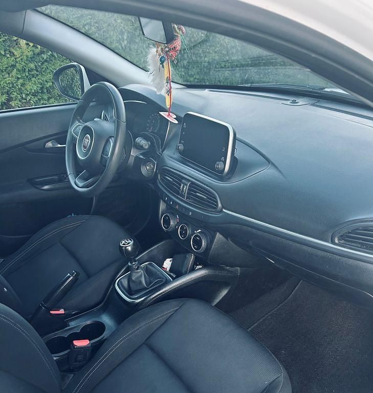 Weiß Gebraucht 2019 Fiat Tipo Easy Limousine | 11.000 € (Fairer Preis) - Bild 1/4