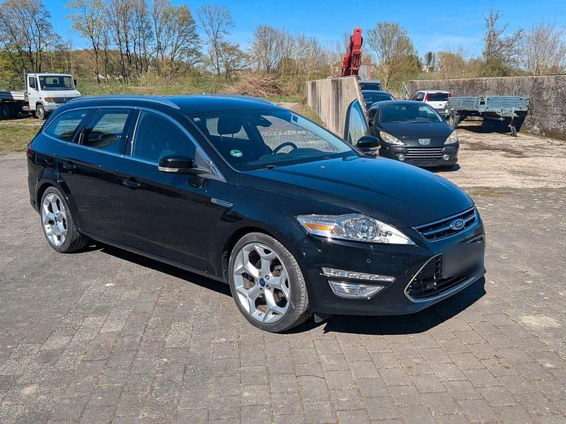 Gebraucht Ford Mondeo 140 PS (102 kW) 2012 Schwarz Kombi