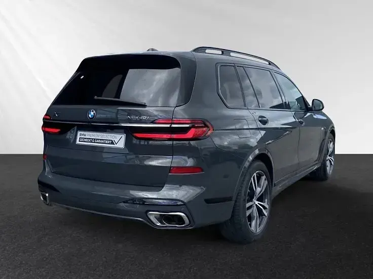 Gebraucht BMW X7 Efficient Dynamics 381 PS (280 kW) 2025 Grau SUV