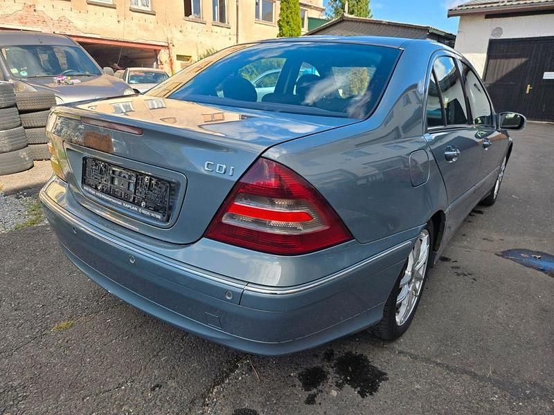 Gebraucht Mercedes C270 Avantgarde 170 PS (125 kW) 2005 Silber Limousine