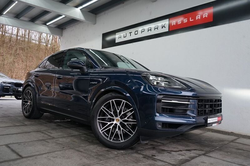 Blau Gebraucht 2023 Porsche Cayenne SUV | 95.880 € (Guter Preis) - Bild 1/4