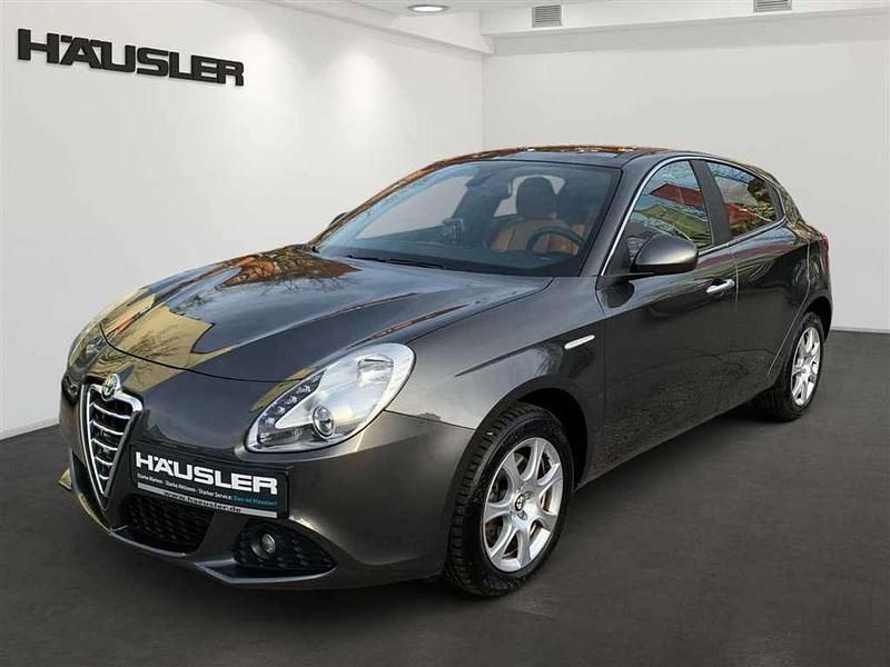 Grigio antracite Gebraucht 2013 Alfa Romeo Giulietta Limousine | 12.470 € (Teuer) - Bild 1/4