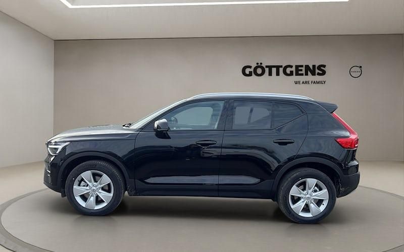Neu Volvo XC40 Core 163 PS (119 kW) 2025 Schwarz SUV