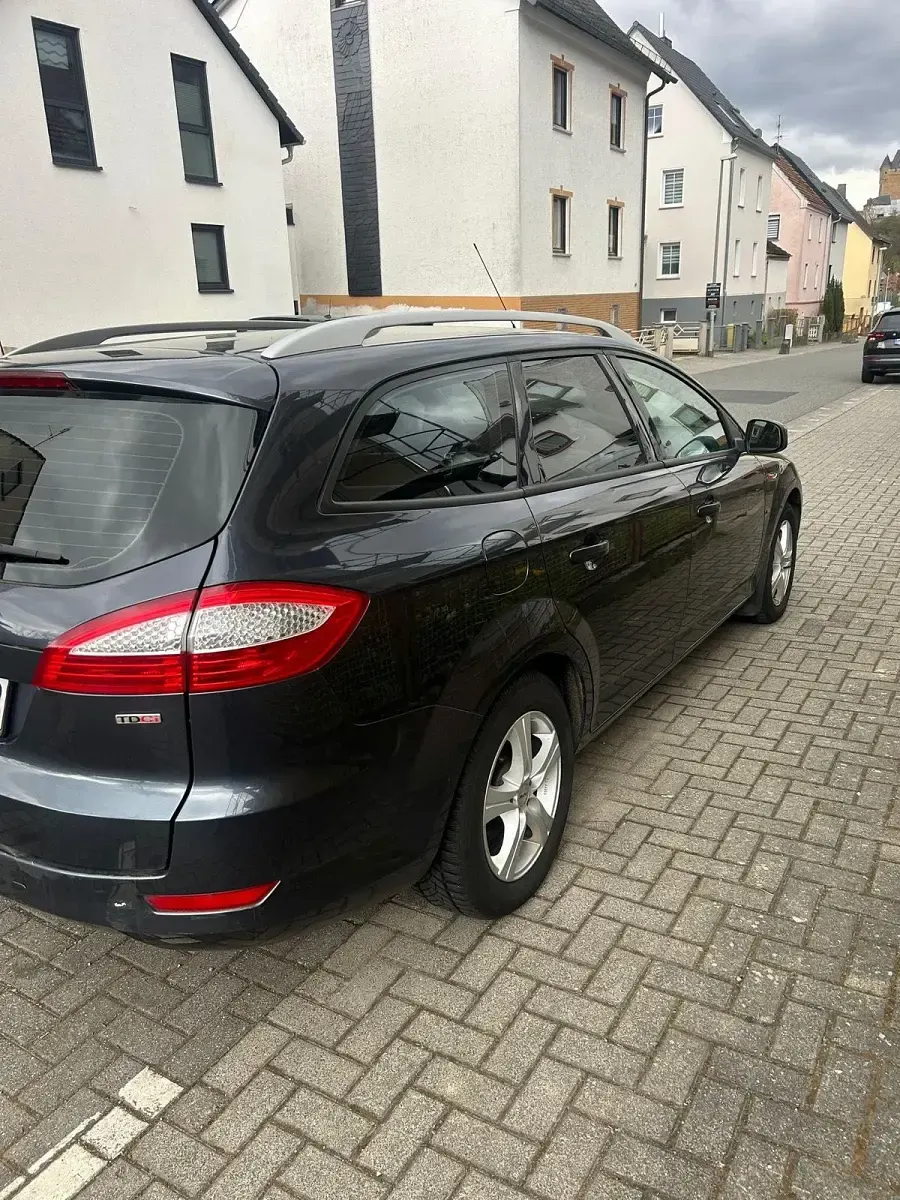 Gebraucht Ford Mondeo 115 PS (84 kW) 2010 Grau Kombi