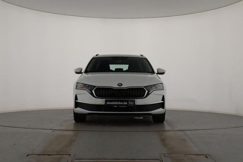 Gebraucht Skoda Octavia Selection 150 PS (110 kW) 2024 Moonweiss metallic Kombi