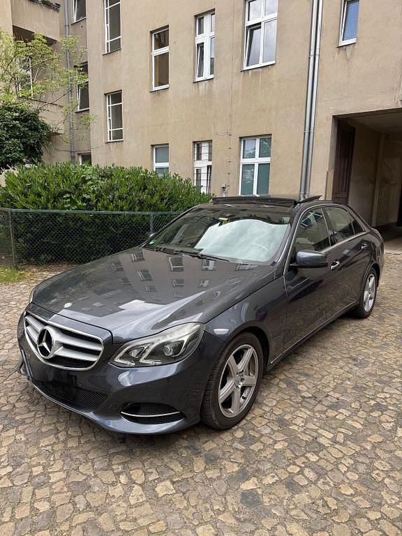 Grau Gebraucht 2014 Mercedes E350 Limousine | 15.990 € (Guter Preis) - Bild 1/4