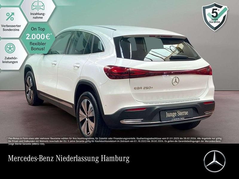 Polarweiß Gebraucht 2024 Mercedes EQA250 Advanced SUV | 34.890 € (Fairer Preis) - Bild 1/3
