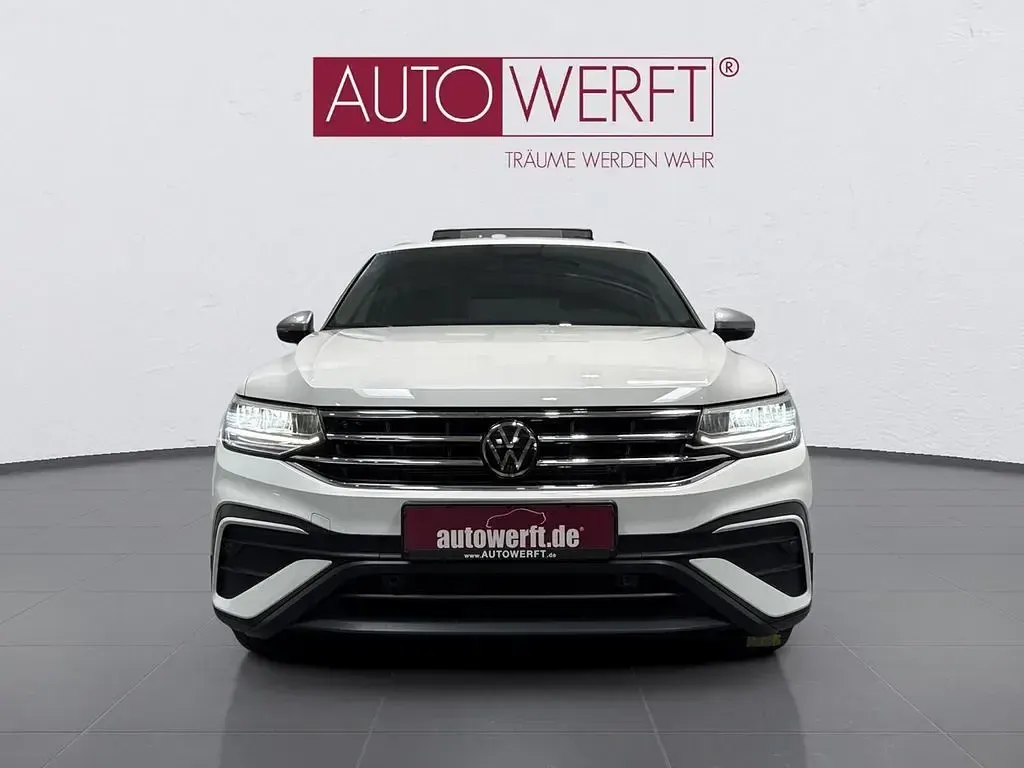 Gebraucht VW Tiguan Allspace Life 150 PS (110 kW) 2024 Weiss SUV
