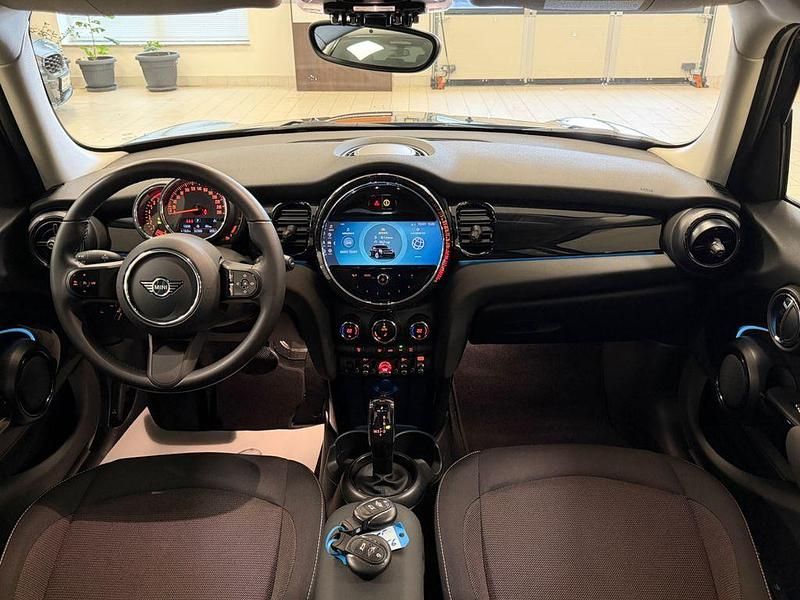 Gebraucht Mini Cooper 136 PS (100 kW) 2022 Schwarz Kleinwagen