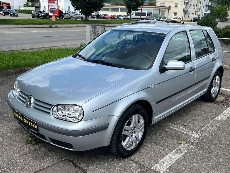 Silber (metallic) Gebraucht 2001 VW Golf IV Basis Limousine | 2.950 € (Fairer Preis) - Bild 1/4