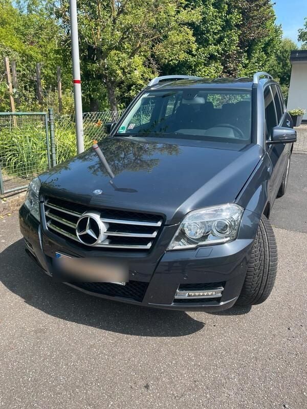 Grau Gebraucht 2010 Mercedes GLK200 SUV | 9.250 € (Fairer Preis) - Bild 1/4