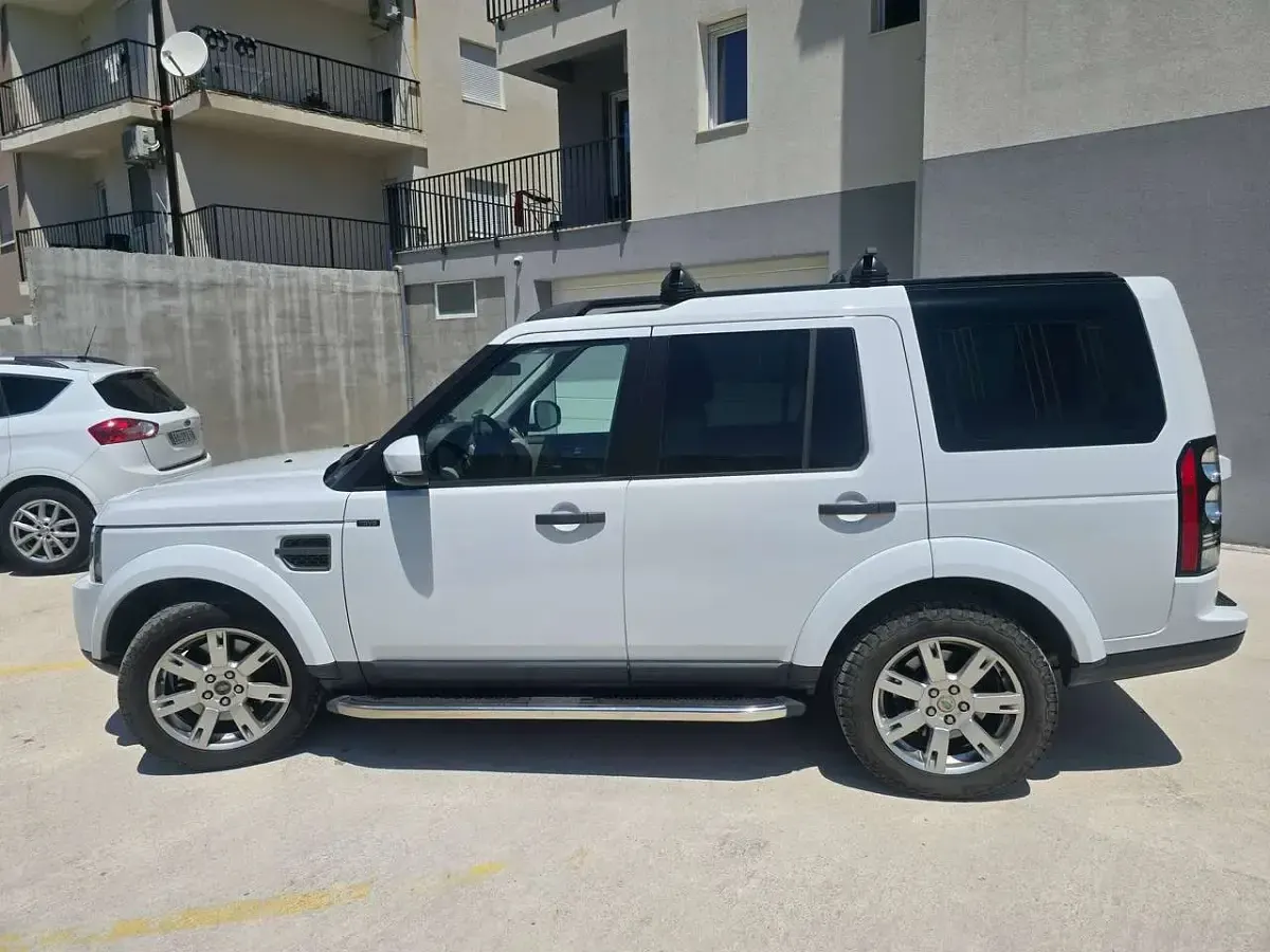 Gebraucht Land Rover Discovery 4 SE 211 PS (155 kW) 2016 Weiß SUV