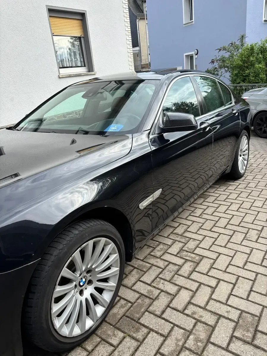 Gebraucht BMW 740 306 PS (225 kW) 2009 Schwarz Limousine
