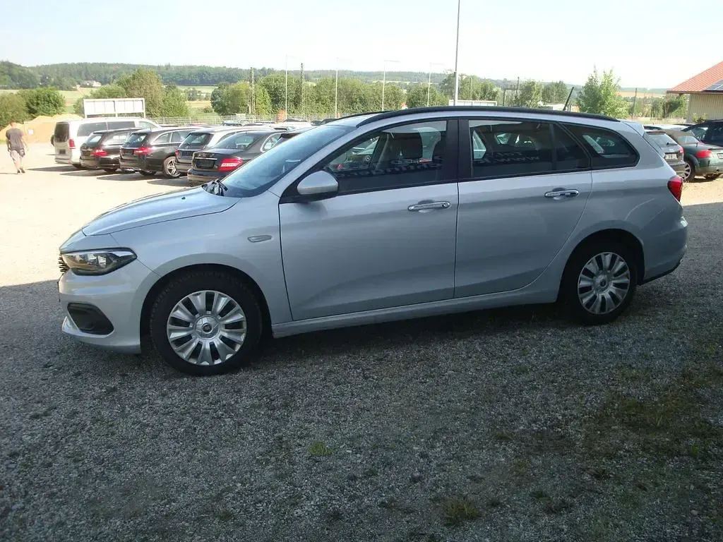 Gebraucht Fiat Tipo Easy 120 PS (88 kW) 2017 Silber Limousine