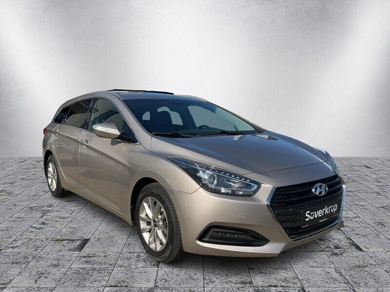 Gebraucht Hyundai i40 Trend 165 PS (121 kW) 2016 Beige Kombi