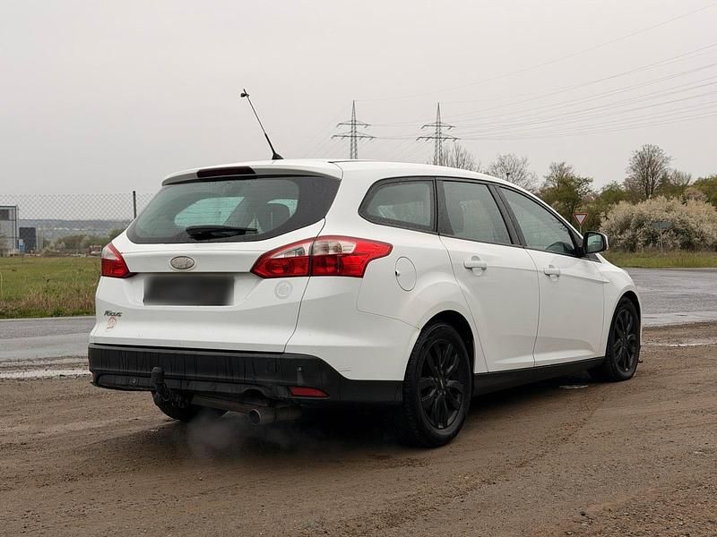 Używany Ford Focus 140 KM (102 kW) 2011 Biały Kombi
