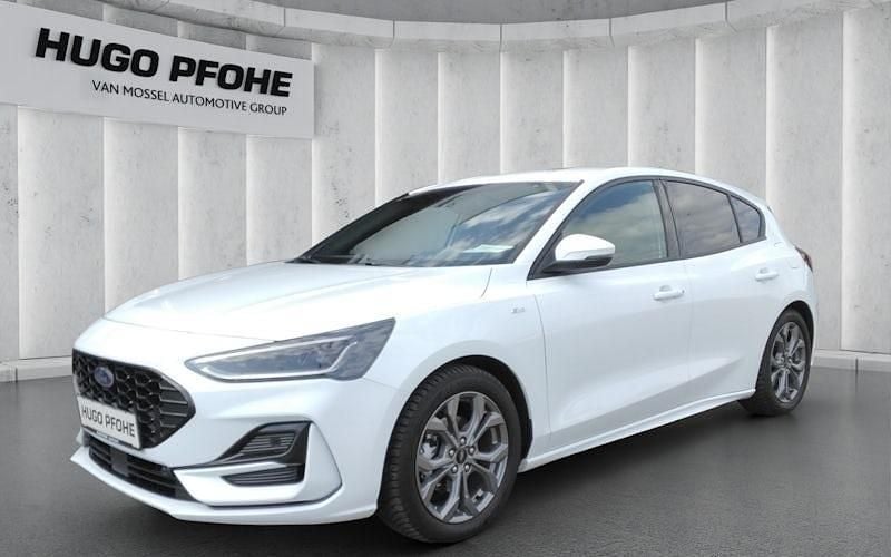 Weiß Gebraucht 2024 Ford Focus ST-Line X Limousine | 25.390 € (Guter Preis) - Bild 1/4