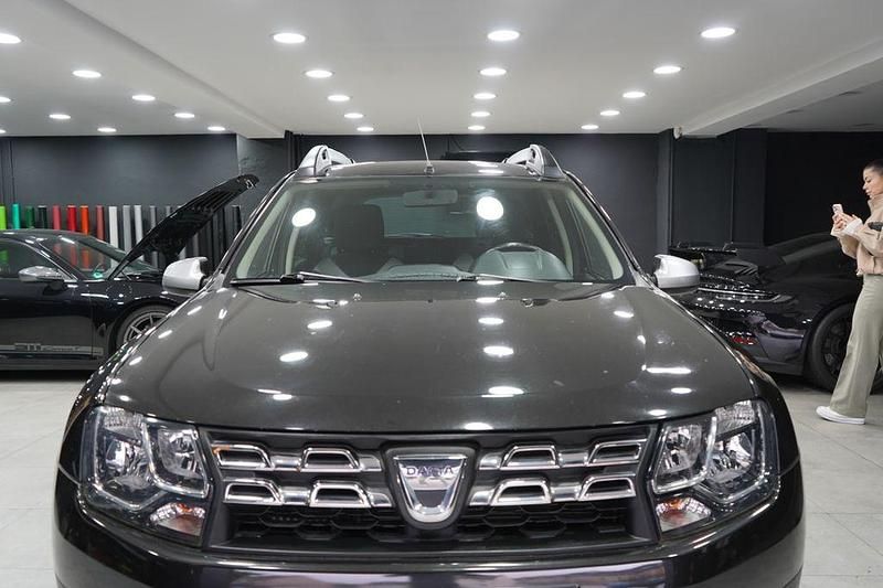 Gebraucht Dacia Duster 125 PS (91 kW) 2015 Schwarz SUV