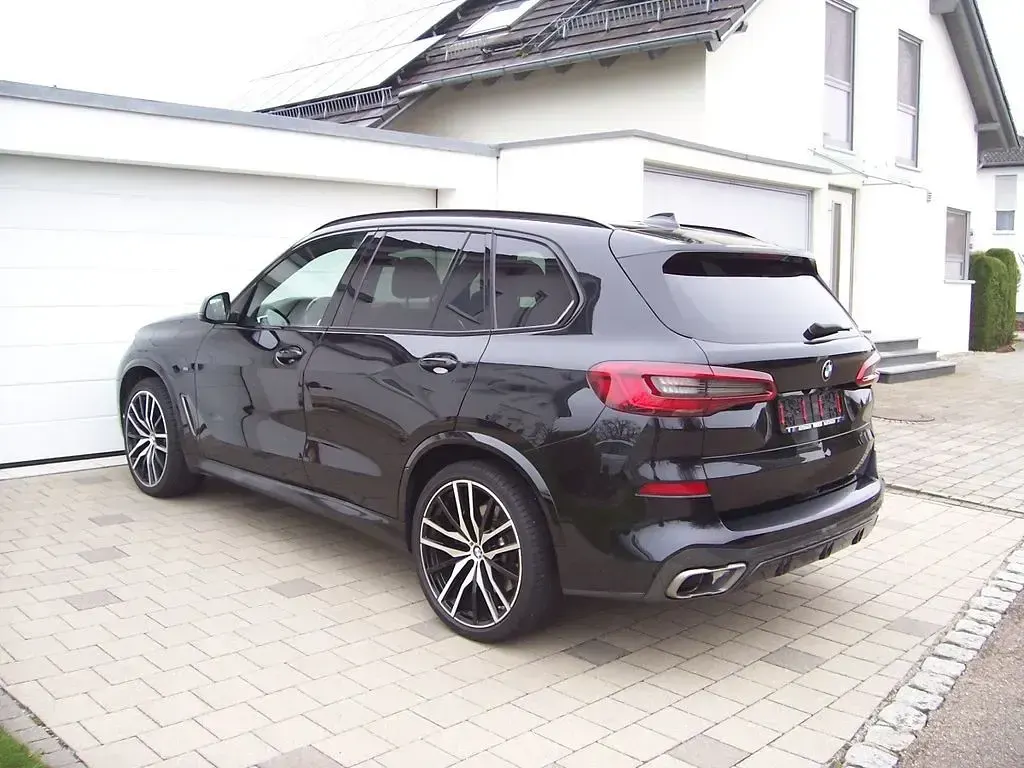 Gebraucht BMW X5 Performance 400 PS (294 kW) 2019 Saphirschwarzmetallic SUV