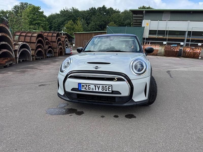 Weiß Gebraucht 2022 Mini Cooper SE Classic Kleinwagen | 17.999 € (Fairer Preis) - Bild 1/4