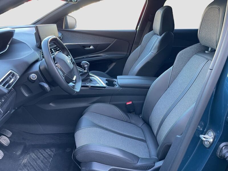 Gebraucht Peugeot 3008 Allure 131 PS (96 kW) 2023 Blau celebes/metallic SUV