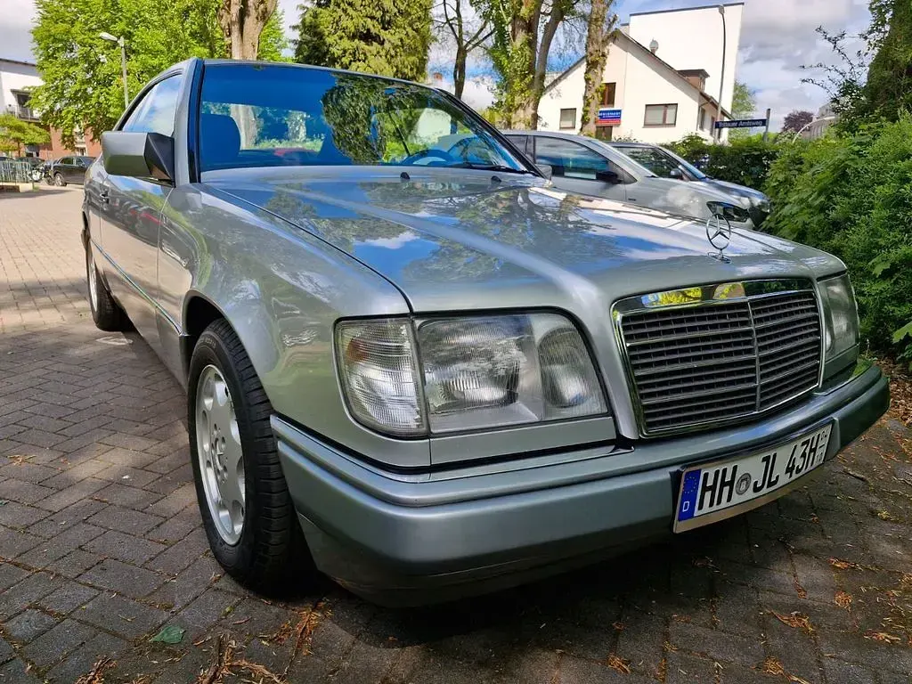 Gebraucht Mercedes E320 220 PS (161 kW) 1995 Silber Coupé
