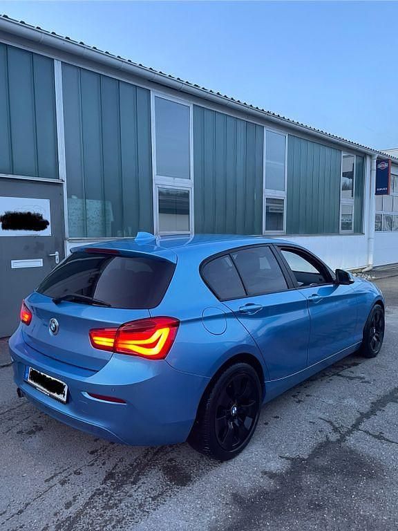Gebraucht BMW 118 Sport Line 136 PS (100 kW) 2018 Blau Kleinwagen