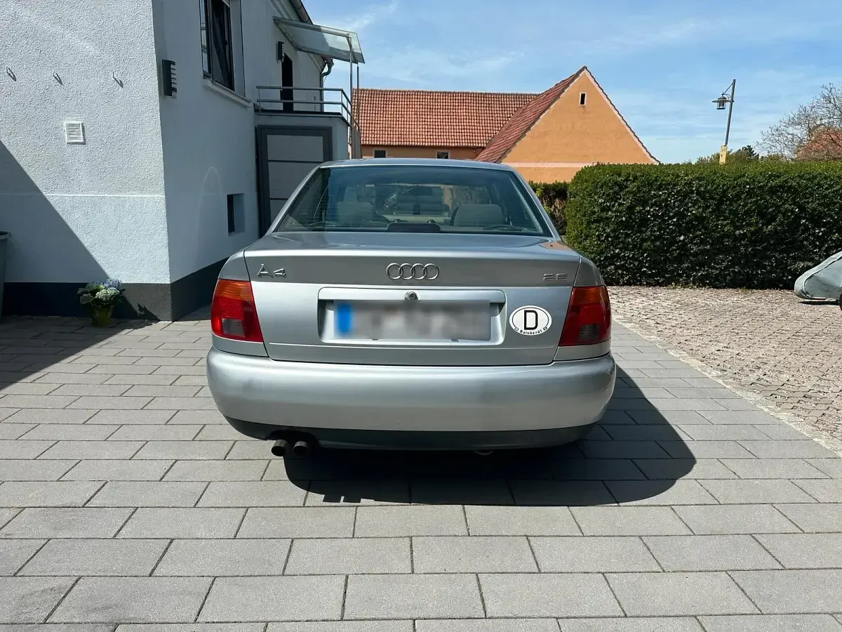 Gebraucht Audi A4 150 PS (110 kW) 1996 Silber Limousine