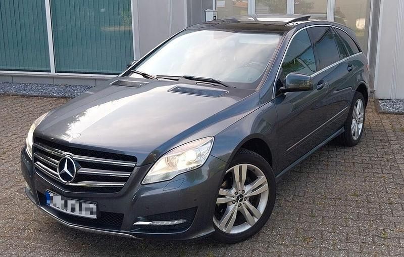 Grau Gebraucht 2011 Mercedes R350 Van / Kleinbus | 8.999 € (Guter Preis) - Bild 1/4