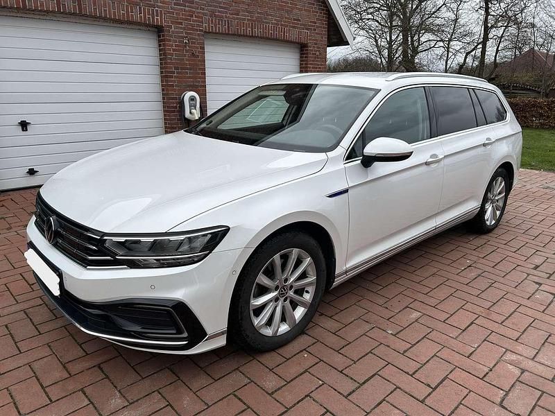 Usata VW Passat GTE 218 CV (160 kW) 2021 Bianco Station wagon