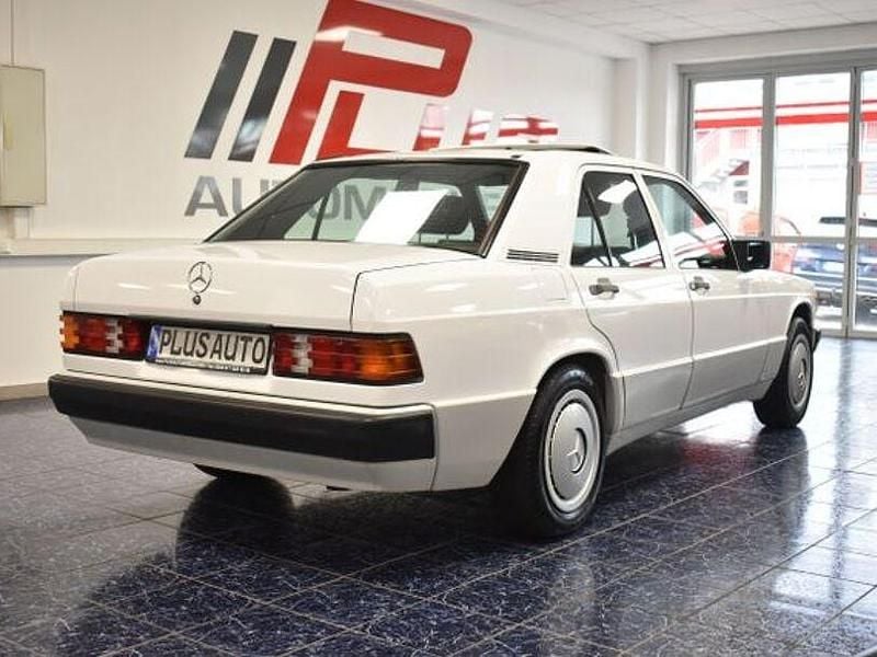 Gebraucht Mercedes 190 75 PS (55 kW) 1989 Weiß Limousine