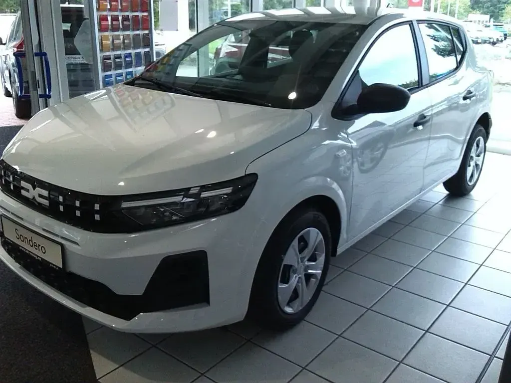 Neu Dacia Sandero Essentiel 67 PS (49 kW) 2026 Weiß Limousine